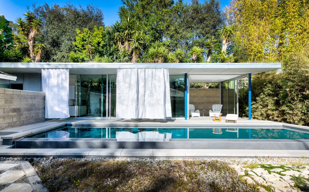 20180417_untitled_0119_20_21-2-EditInch crop